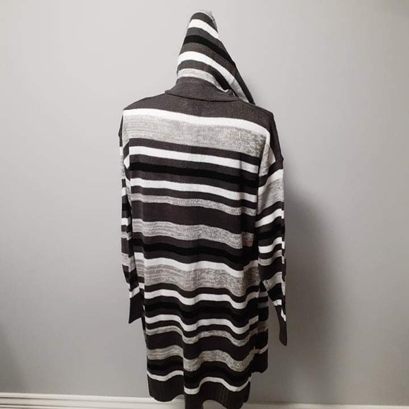 NWT Gray & White Stripe Hooded Cardigan - 1x - Picture 4 of 4